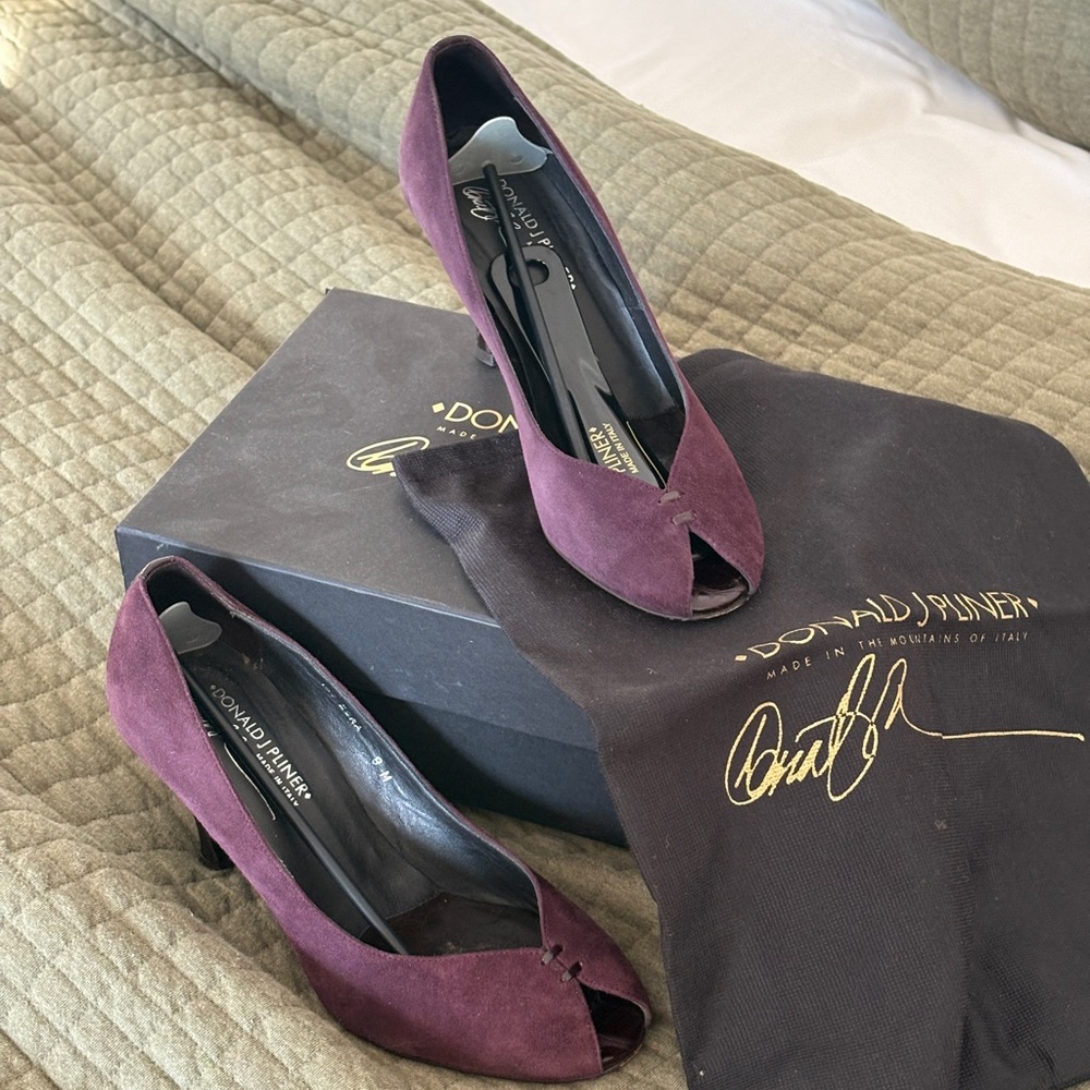 Donald J. Pliner Women's purple zora Peep-Toe Heels- 8